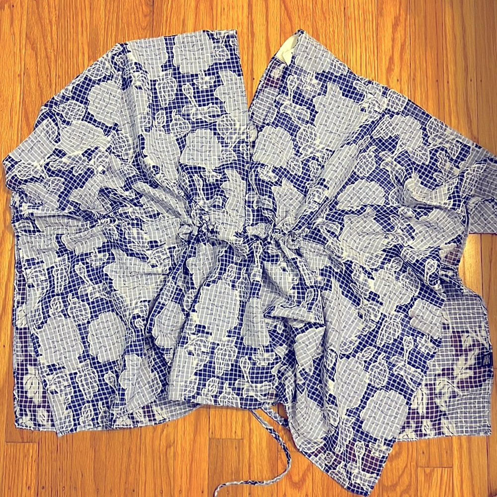 Anthropologie kimono top w drawstring O/S blue/white floral pattern